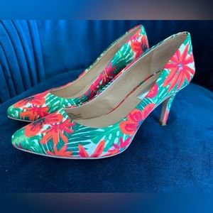 High heels size 6.5 - floral. Used in great condition